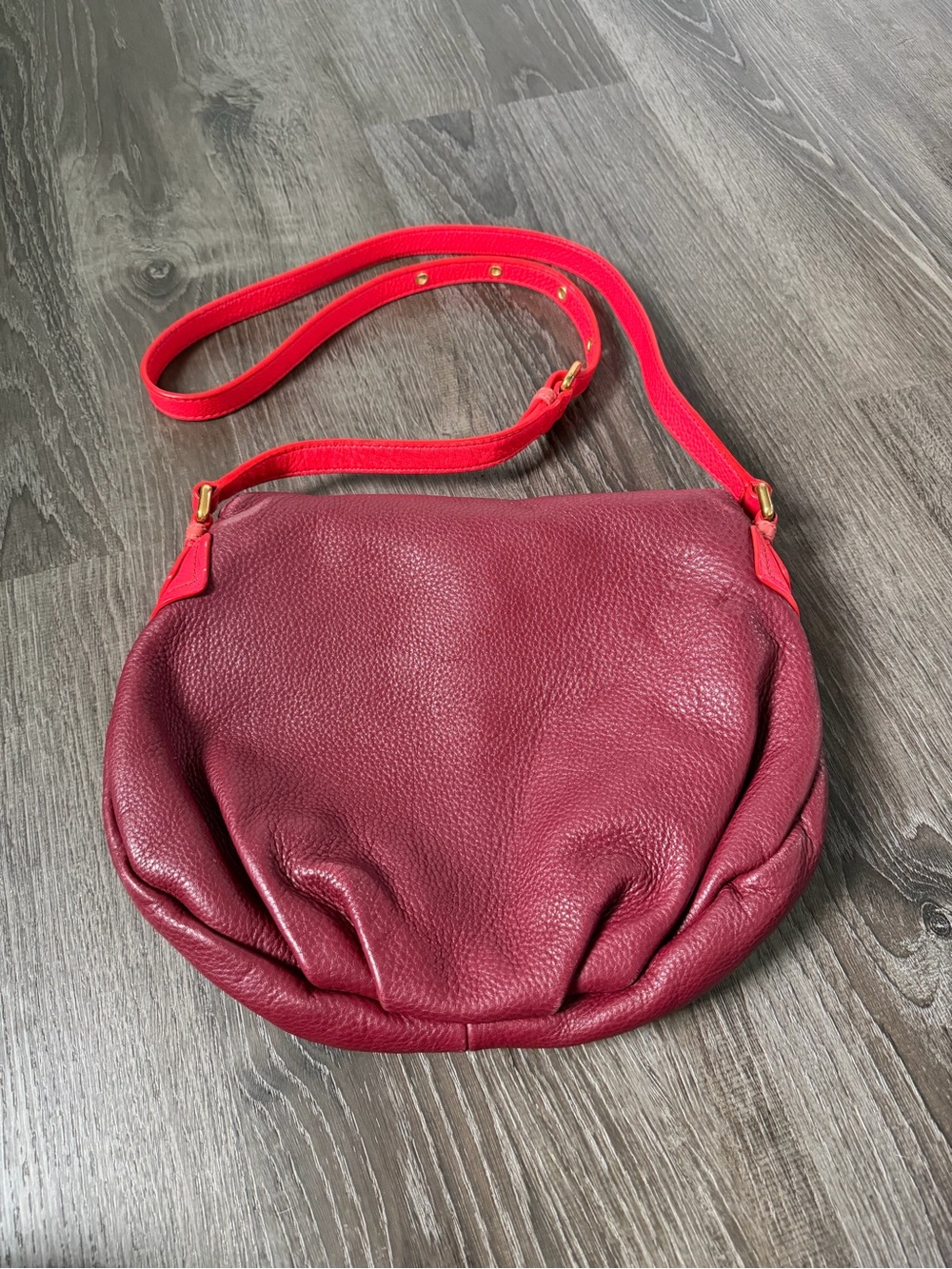 Marc by Marc Jacobs Burgundy Red Leather Crossbody with Coral Strap - Picture 2 of 11